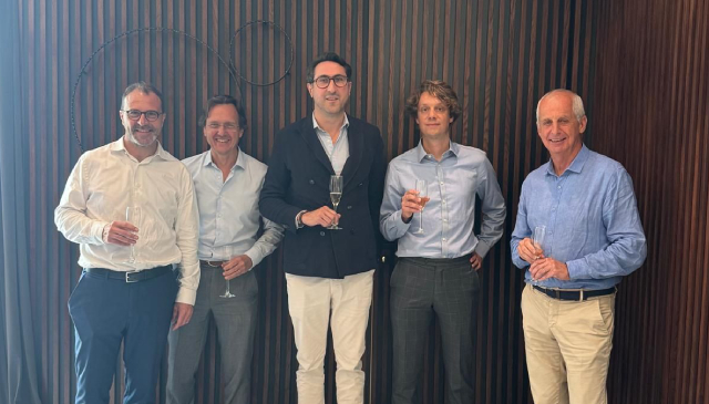 Équipe dirigeante du Groupe Codyssée et du Groupe Chevrillon célébrant leur partenariat stratégique