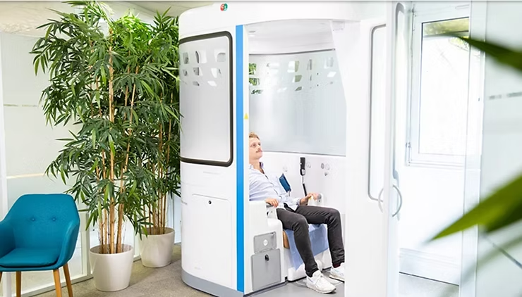 Borne médicale connectée illustrant les solutions IoT pour lutter contre les déserts médicaux