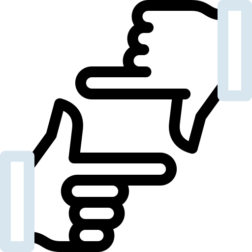 deux mains réunies pour former un cadre.